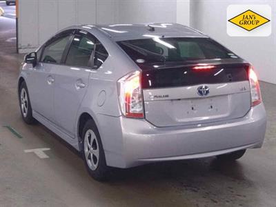 2013 Toyota Prius - Thumbnail