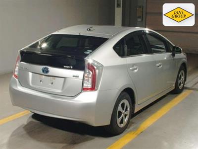 2015 Toyota Prius - Thumbnail