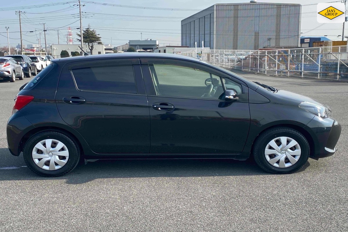 2016 Toyota Vitz