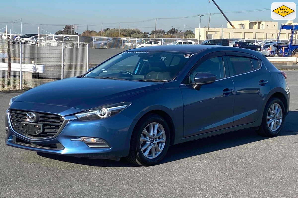 2016 Mazda Axela