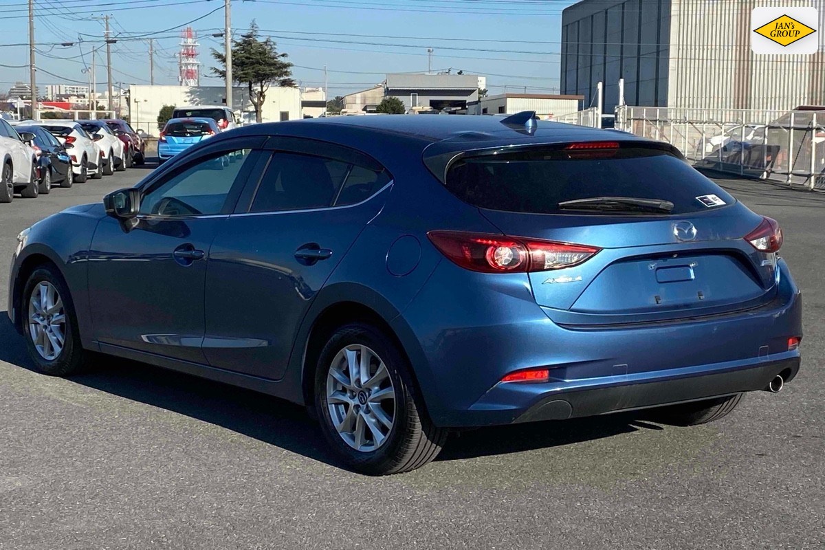 2016 Mazda Axela