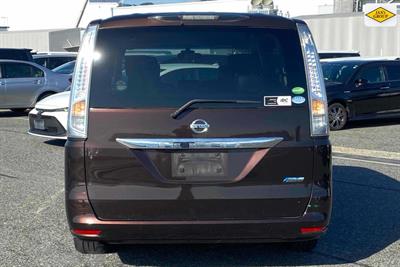 2016 Nissan Serena - Thumbnail