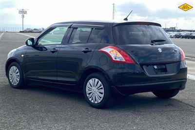 2015 Suzuki Swift - Thumbnail