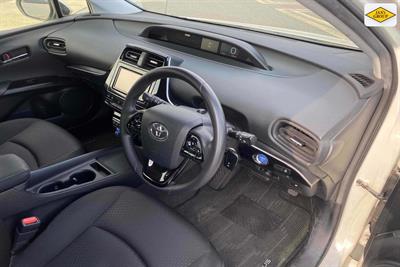 2019 Toyota Prius - Thumbnail