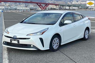 2019 Toyota Prius - Thumbnail