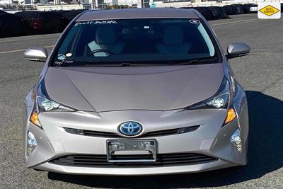 2016 Toyota Prius - Thumbnail