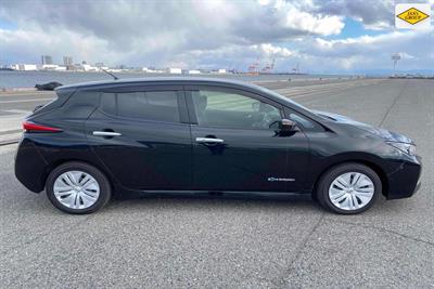 2019 Nissan Leaf - Thumbnail