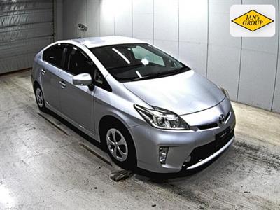 2014 Toyota Prius - Thumbnail