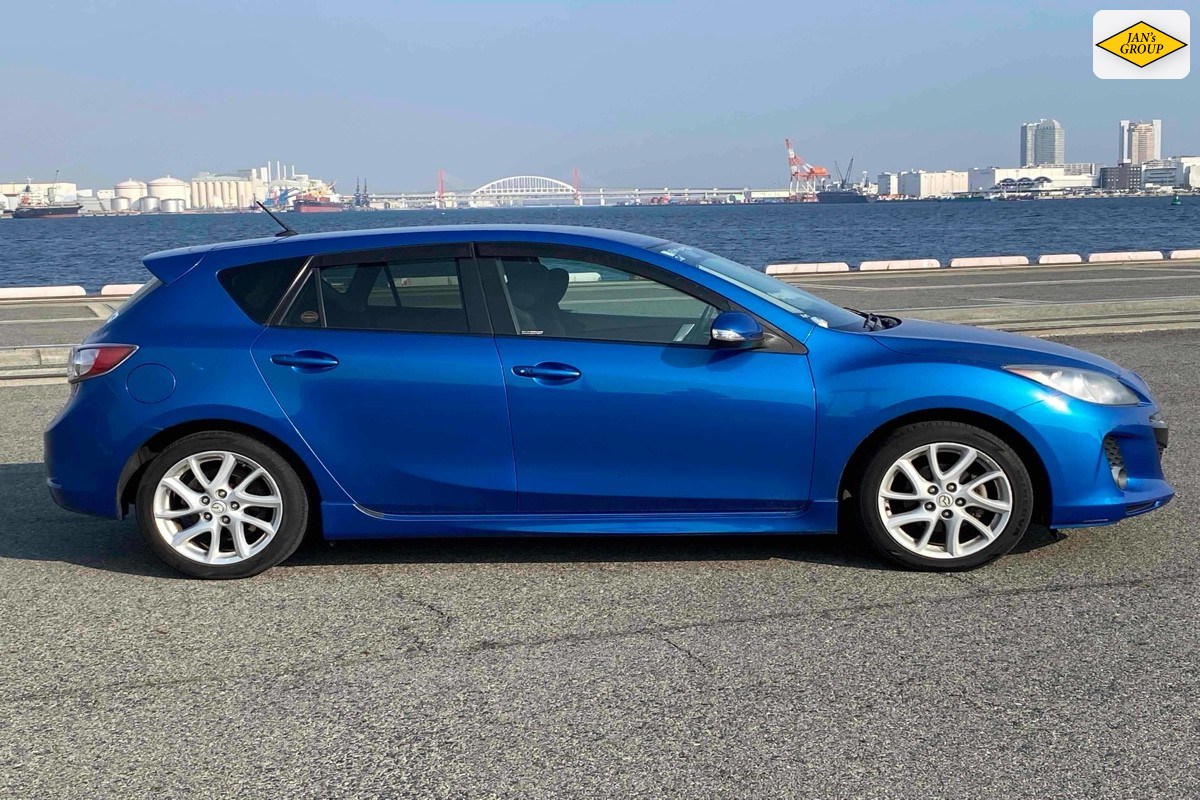 2012 Mazda Axela