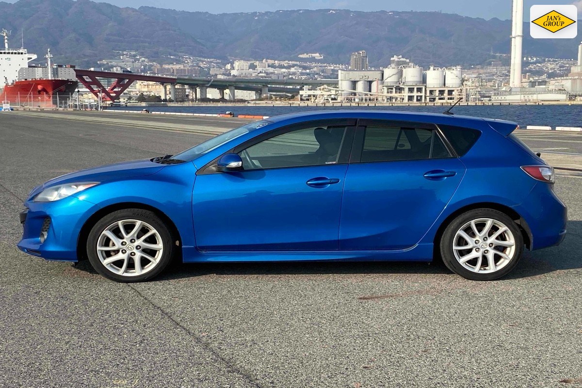 2012 Mazda Axela