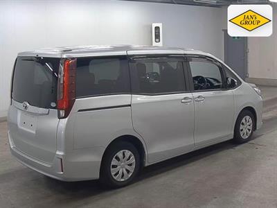 2014 Toyota Noah - Thumbnail