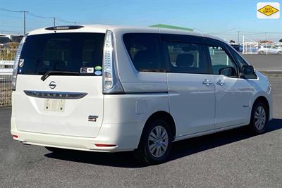 2014 Nissan Serena - Thumbnail