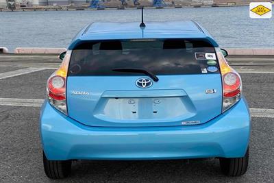 2013 Toyota Aqua - Thumbnail