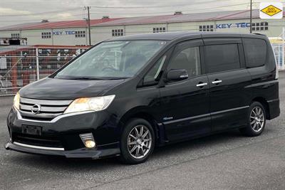 2013 Nissan Serena - Thumbnail