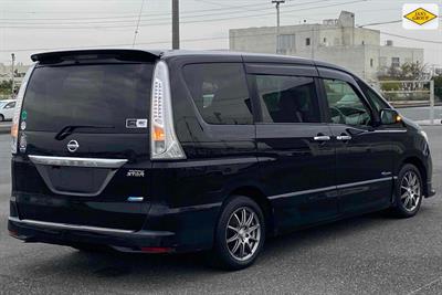 2013 Nissan Serena - Thumbnail