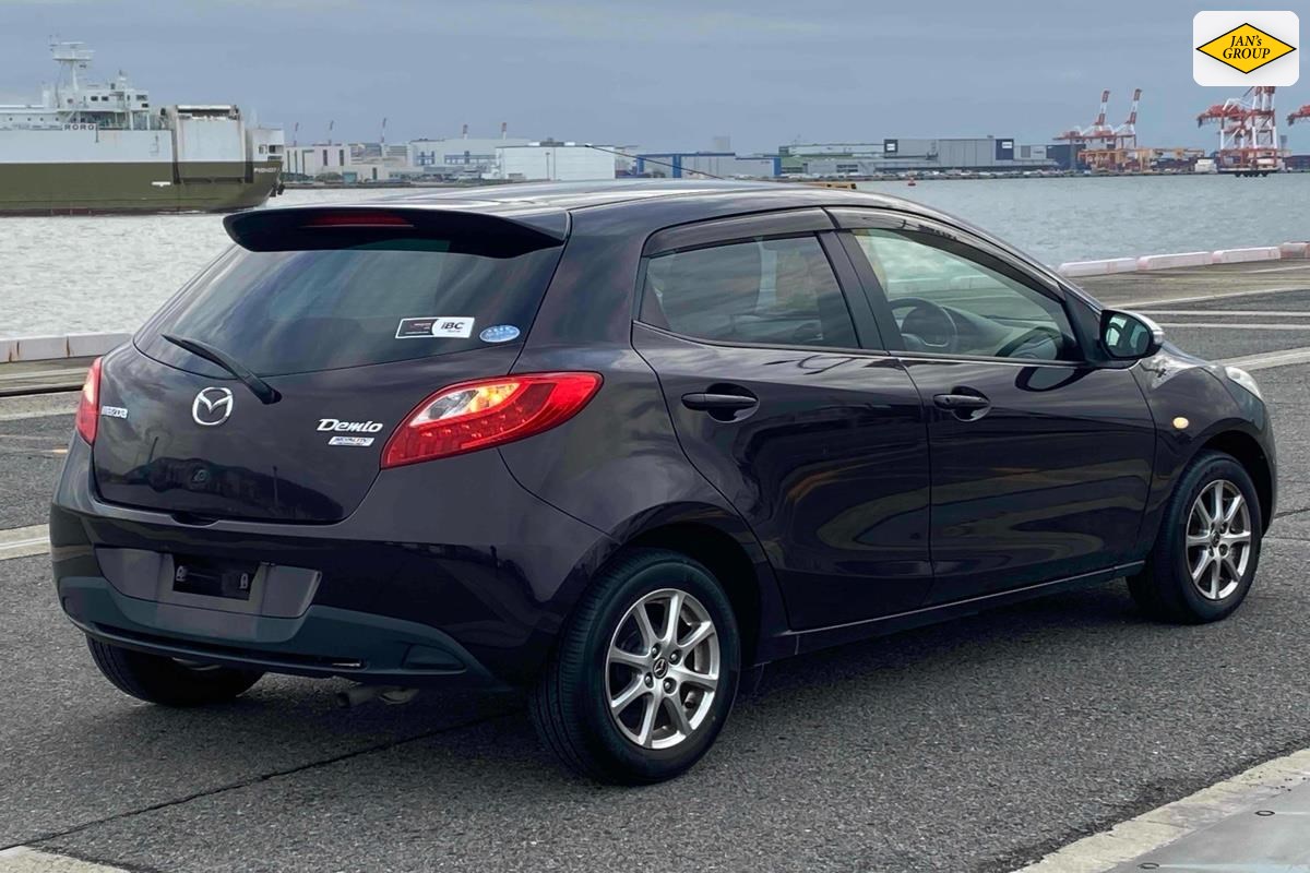 2013 Mazda Demio