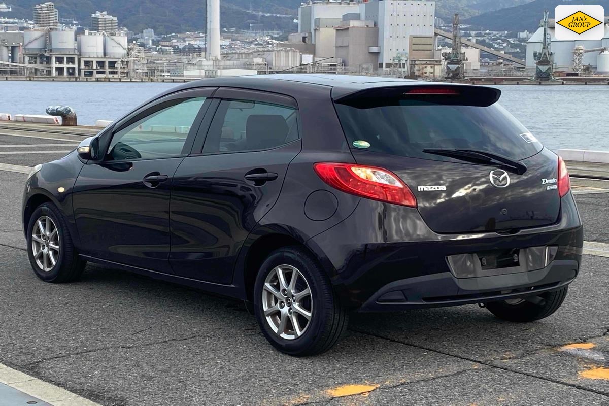 2013 Mazda Demio