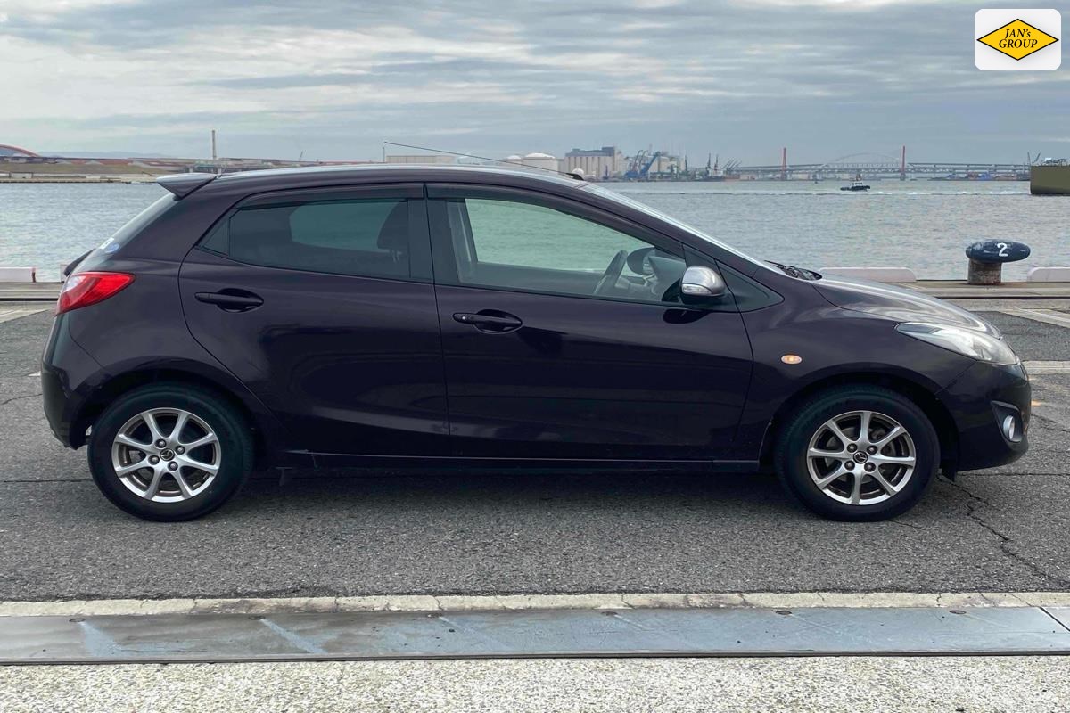 2013 Mazda Demio