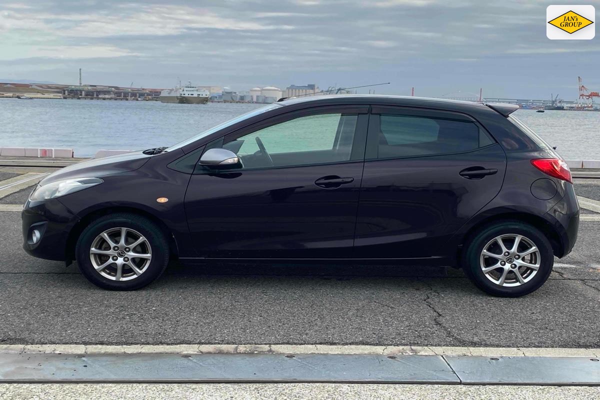 2013 Mazda Demio