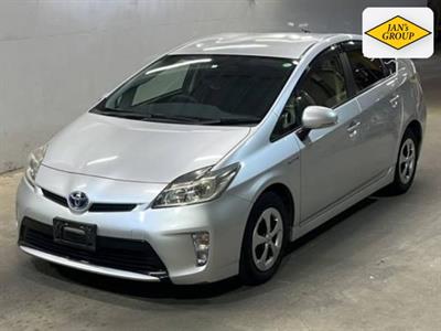 2014 Toyota Prius - Thumbnail