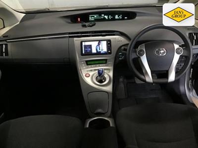 2014 Toyota Prius - Thumbnail