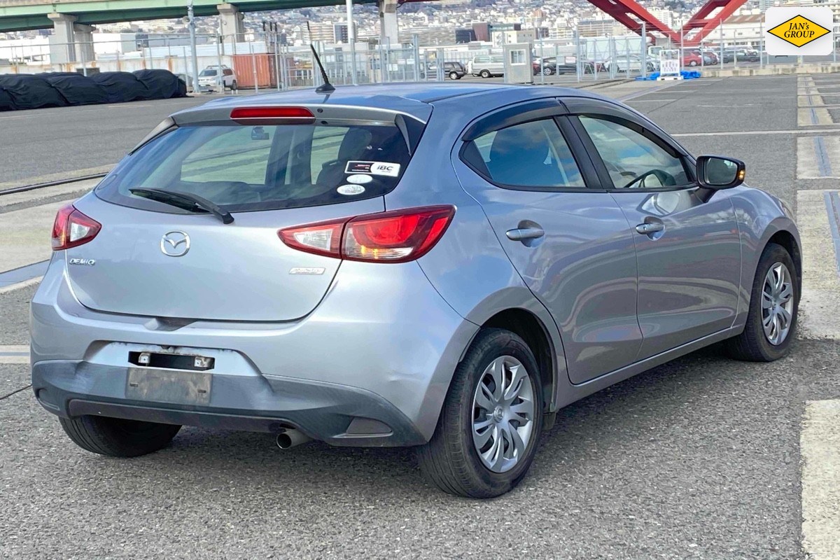 2016 Mazda Demio