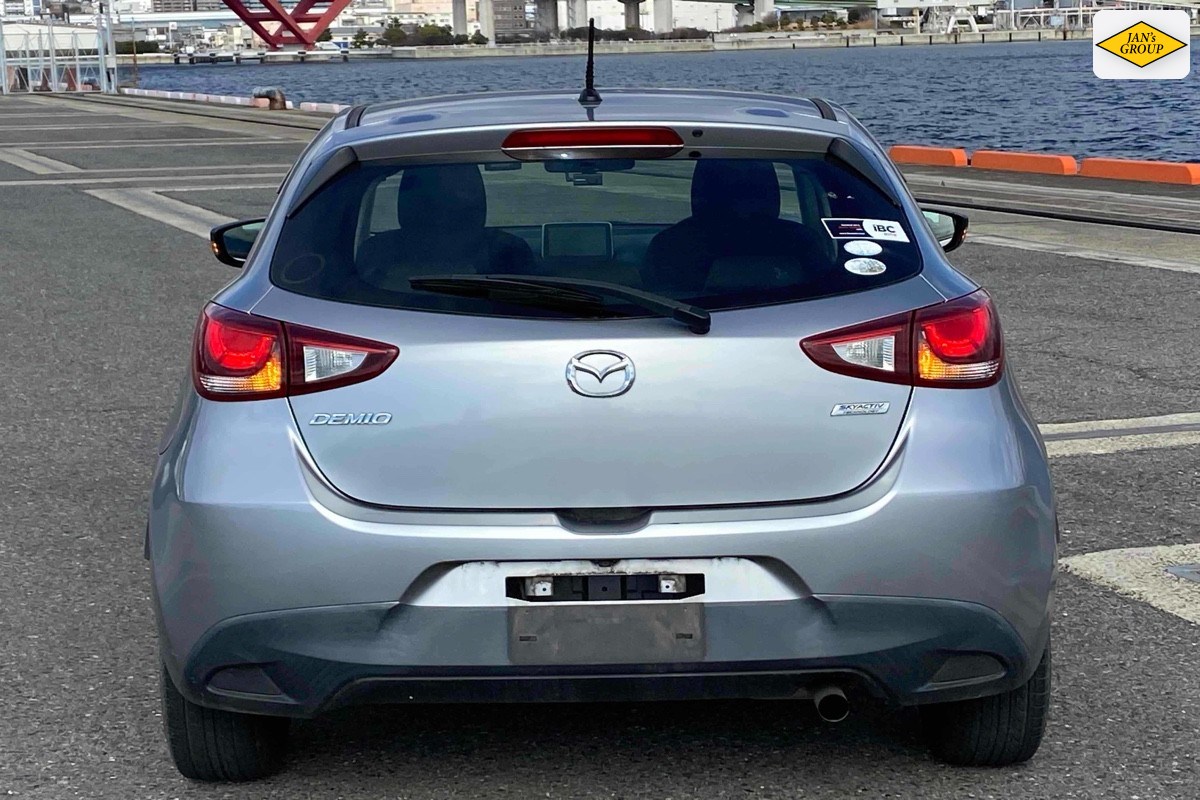 2016 Mazda Demio