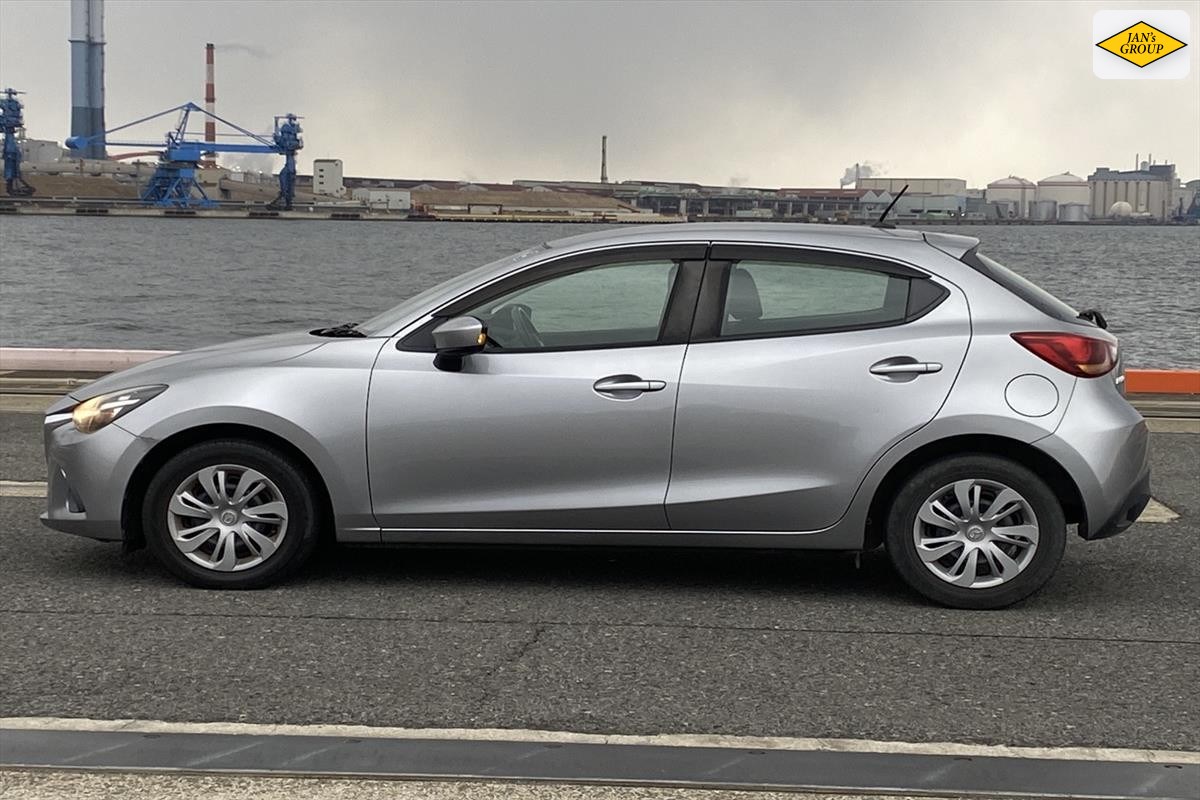 2016 Mazda Demio