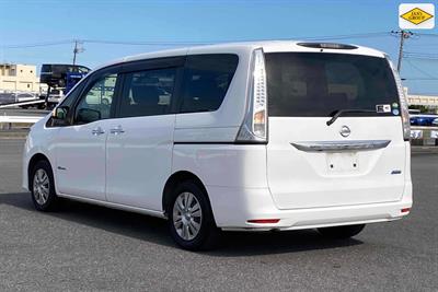 2014 Nissan Serena - Thumbnail