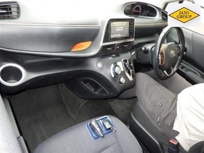 2015 Toyota Sienta - Thumbnail