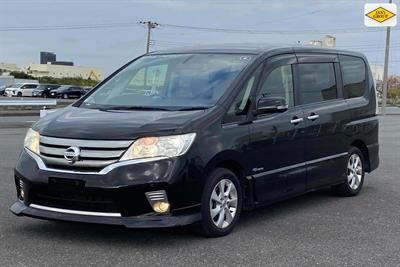 2013 Nissan Serena - Thumbnail