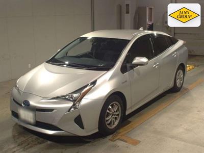 2017 Toyota Prius - Thumbnail