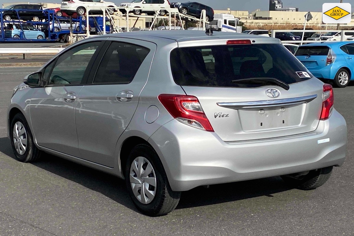 2016 Toyota Vitz