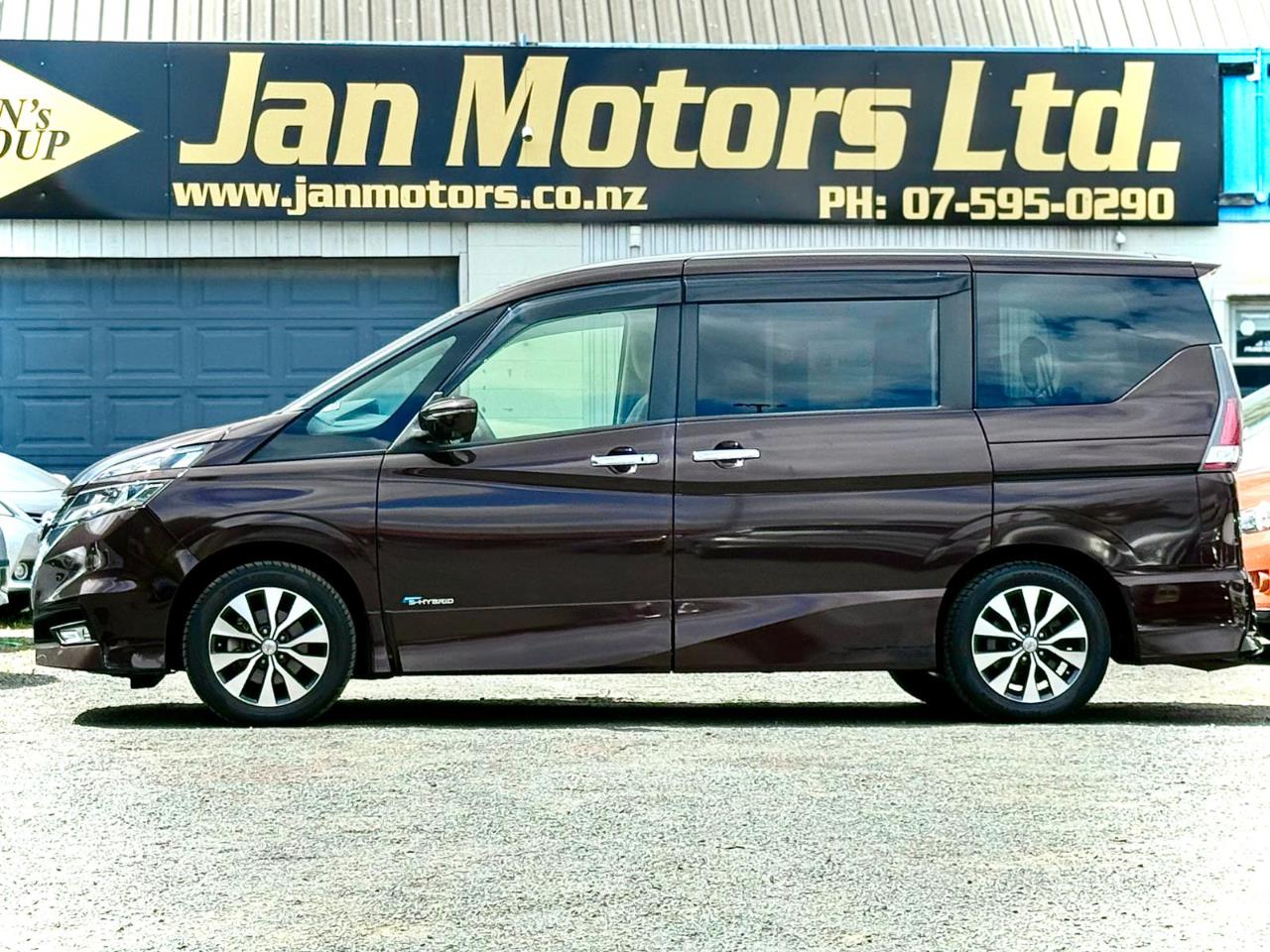 2017 Nissan Serena