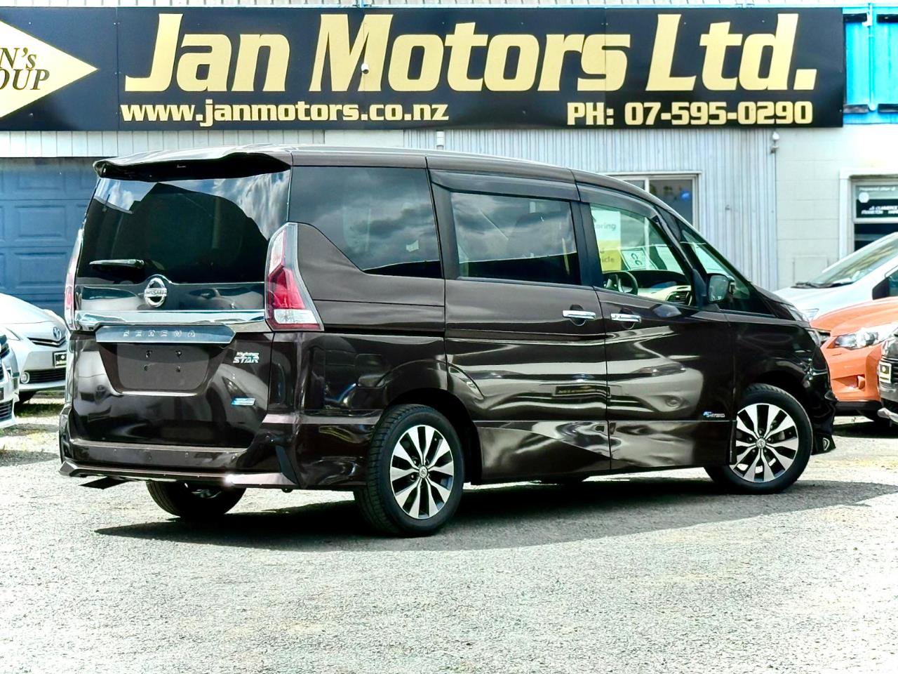 2017 Nissan Serena