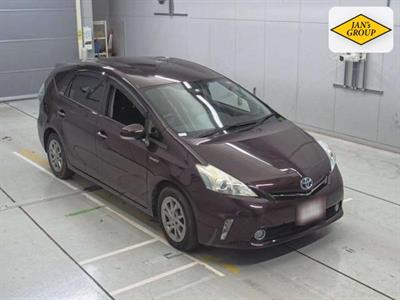 2013 Toyota Prius - Thumbnail