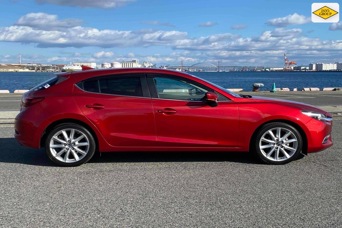 2016 Mazda Axela