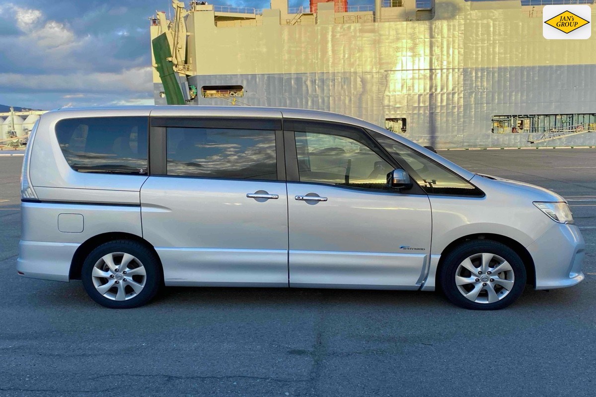 2013 Nissan Serena