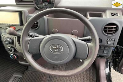 2014 Toyota Porte - Thumbnail