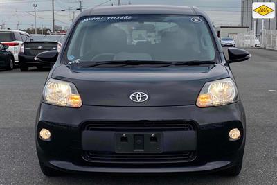 2014 Toyota Porte - Thumbnail