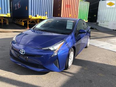 2016 Toyota Prius - Thumbnail