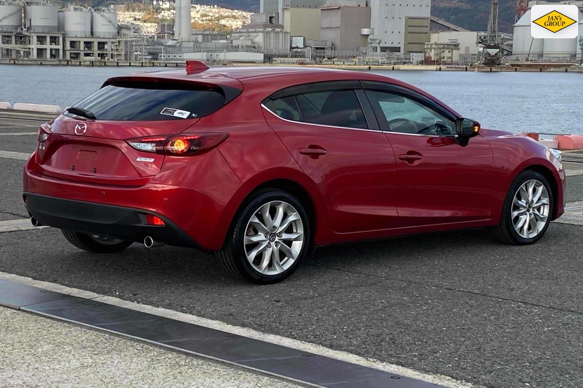 2013 Mazda Axela