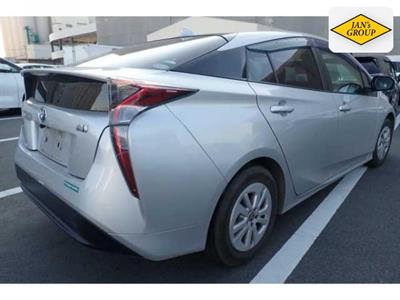 2017 Toyota Prius - Thumbnail