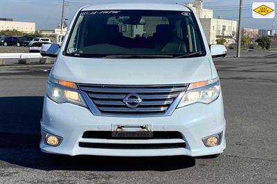 2015 Nissan Serena - Thumbnail