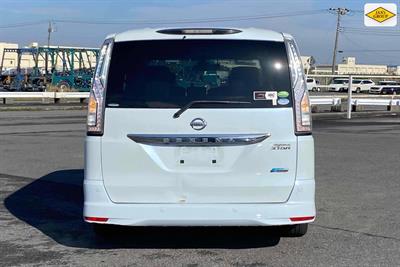 2015 Nissan Serena - Thumbnail