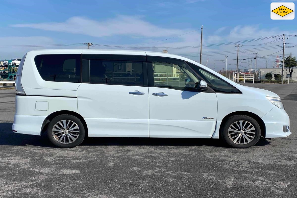 2015 Nissan Serena