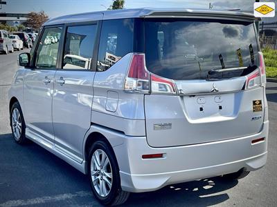 2016 Mitsubishi Delica - Thumbnail