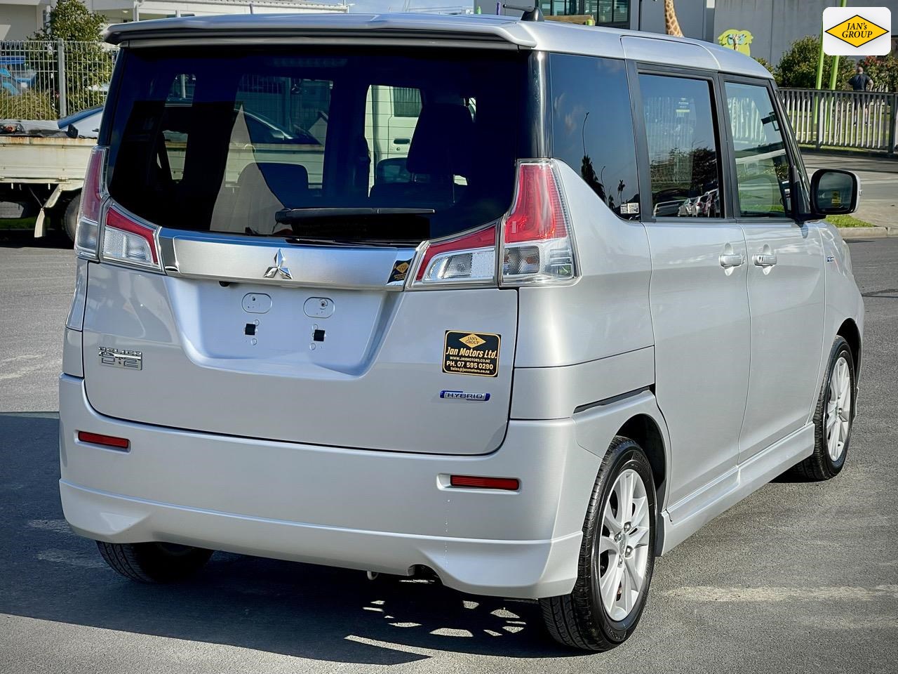 2016 Mitsubishi Delica