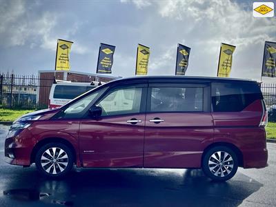 2019 Nissan Serena - Thumbnail