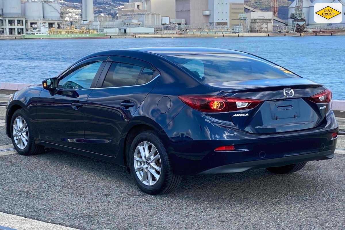 2014 Mazda Axela